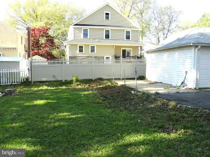 611 East Manoa Road Havertown, PA 19083 - Photo 3 of 12