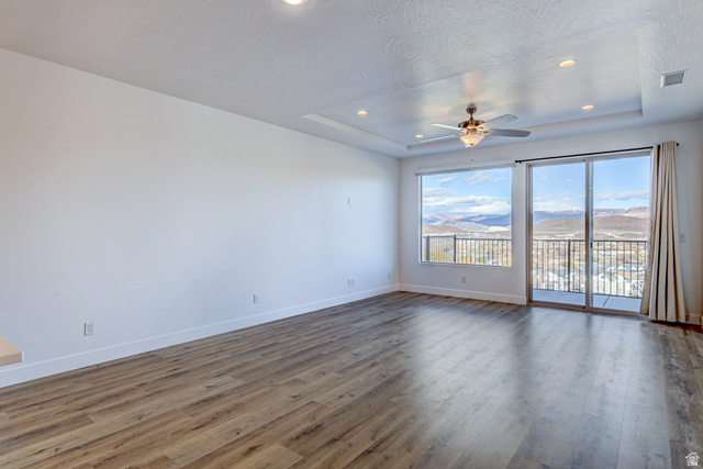 2072 W. 320 S. Hurricane, UT 84737 - Photo 18 of 46 Great Room with Access to Private Back Patio