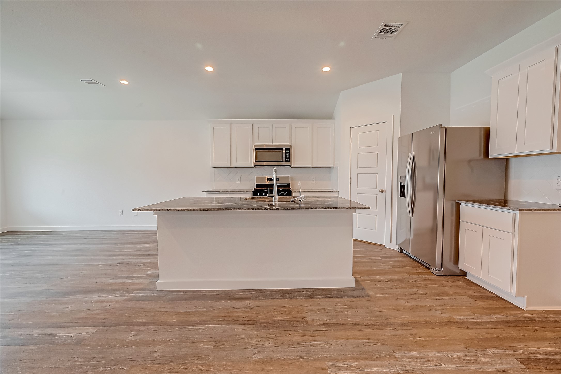 1018 Fringed Bluestar Drive Rosharon, TX 77583 - Photo 7 of 47