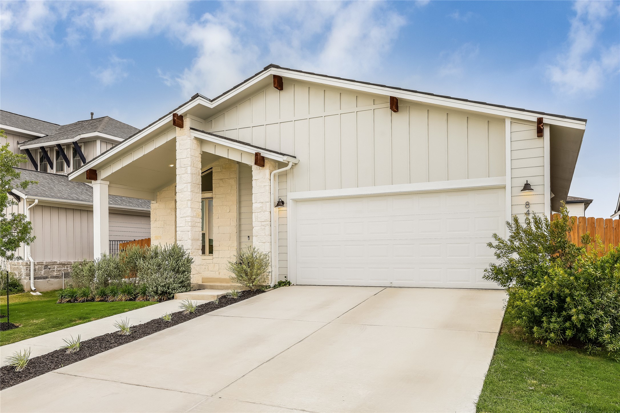 8400 Skytex Street Austin, TX 78744 - Photo 6 of 37
