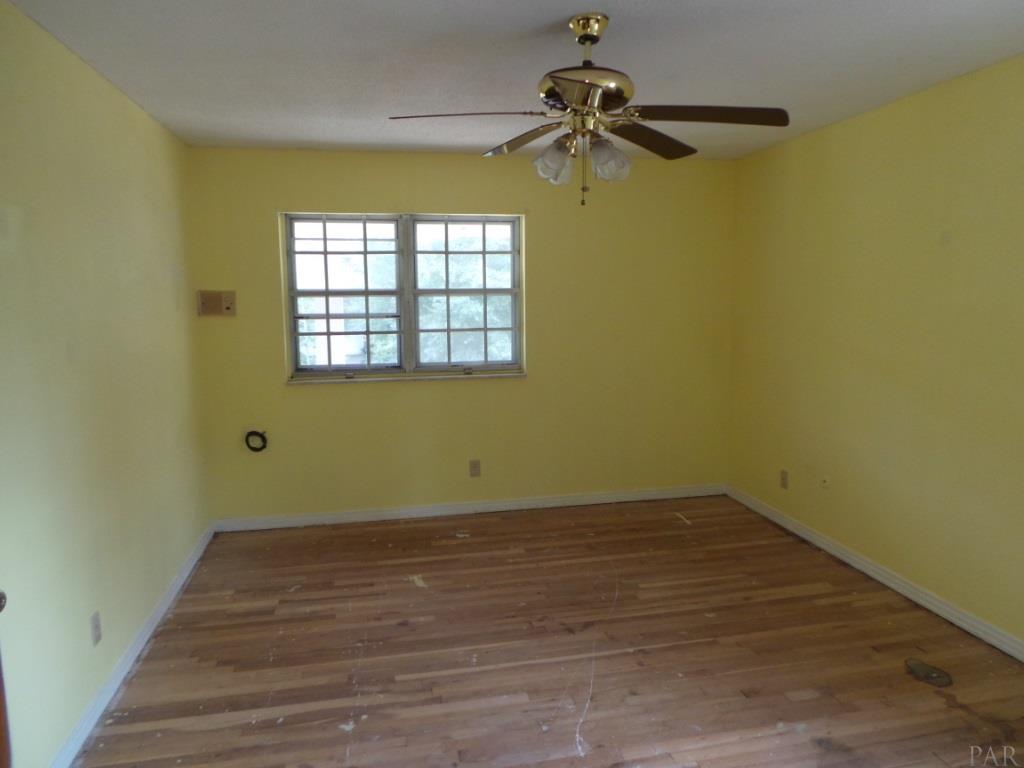 6458 Oakcrest Road Milton, FL 32570 - Photo 14 of 24 Gallery Image 14