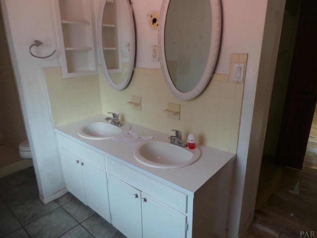 6458 Oakcrest Road Milton, FL 32570 - Photo 16 of 24 Gallery Image 16