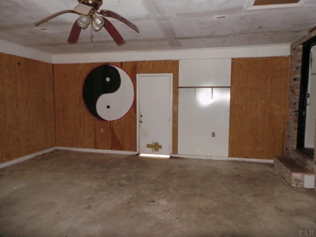 6458 Oakcrest Road Milton, FL 32570 - Photo 4 of 24 Gallery Image 4