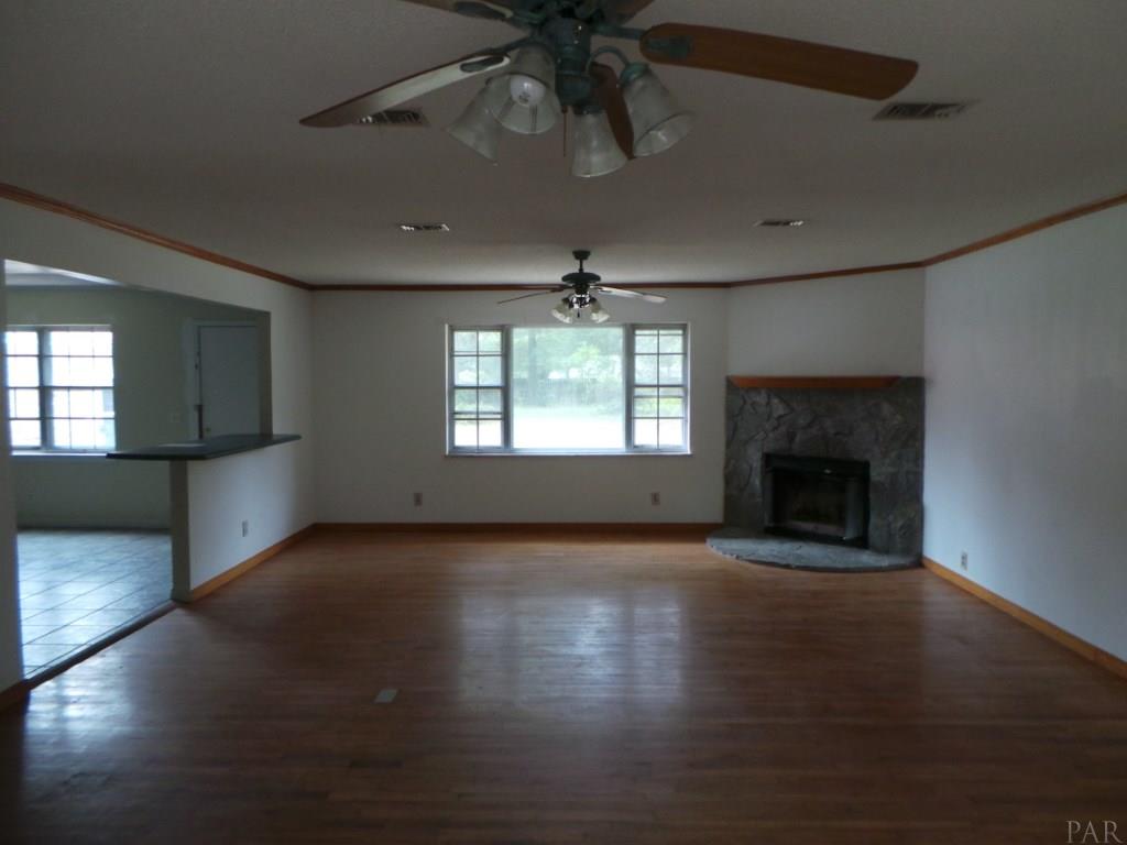6458 Oakcrest Road Milton, FL 32570 - Photo 5 of 24 Gallery Image 5