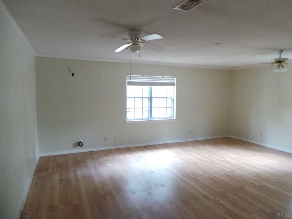 6458 Oakcrest Road Milton, FL 32570 - Photo 10 of 24 Gallery Image 10