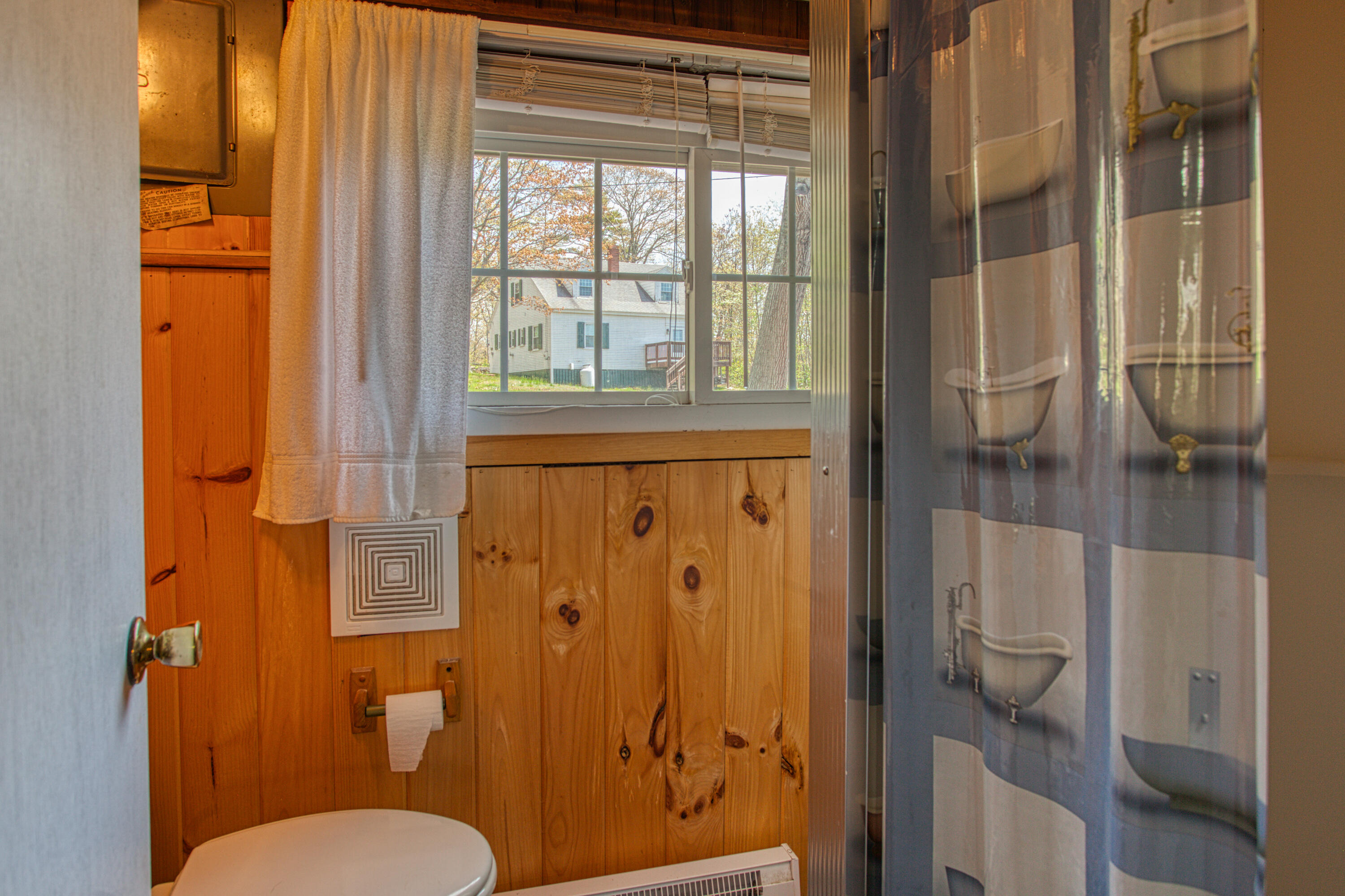 14 Summit Road Boothbay Harbor, ME 04538 - Photo 20 of 39 1st Floor Bath
