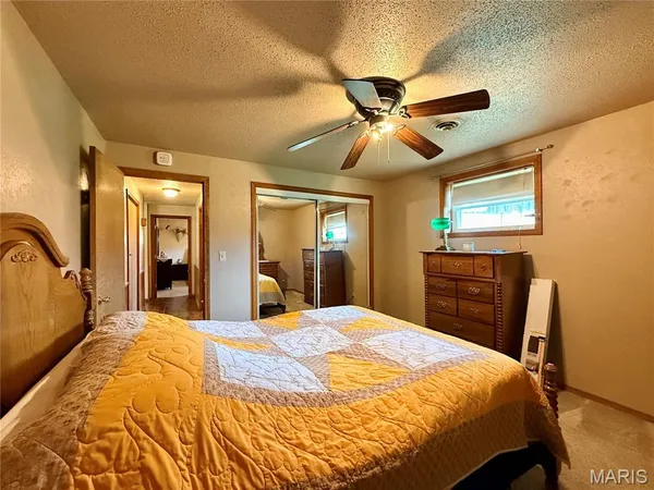 $350,000 | 61 Old School Road, Perryville, MO 63775
