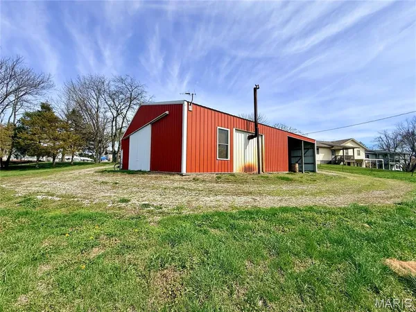 $350,000 | 61 Old School Road, Perryville, MO 63775