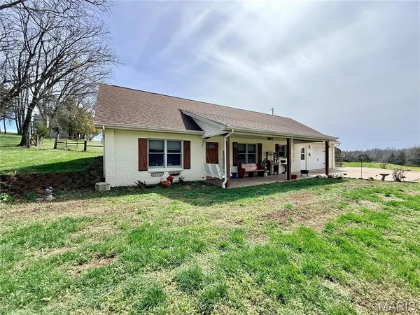 $350,000 | 61 Old School Road, Perryville, MO 63775