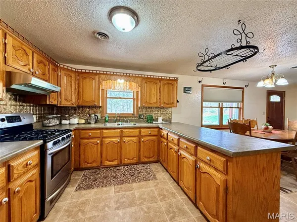 $350,000 | 61 Old School Road, Perryville, MO 63775