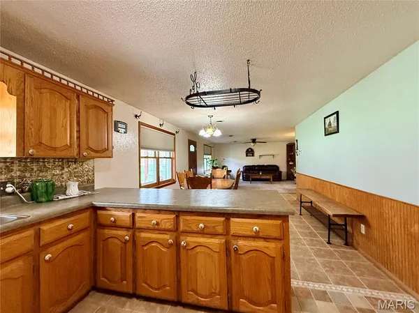 $350,000 | 61 Old School Road, Perryville, MO 63775