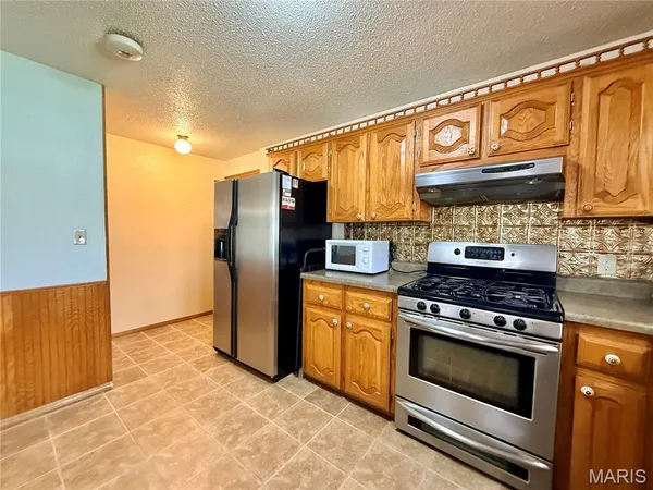 $350,000 | 61 Old School Road, Perryville, MO 63775