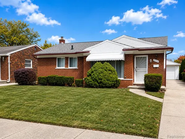 $205,000 | 9356 Riverview Avenue, Redford, MI 48239