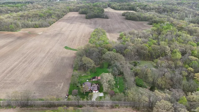 $556,555 | 6898 North State Line Road, Cayuga, IN 47928