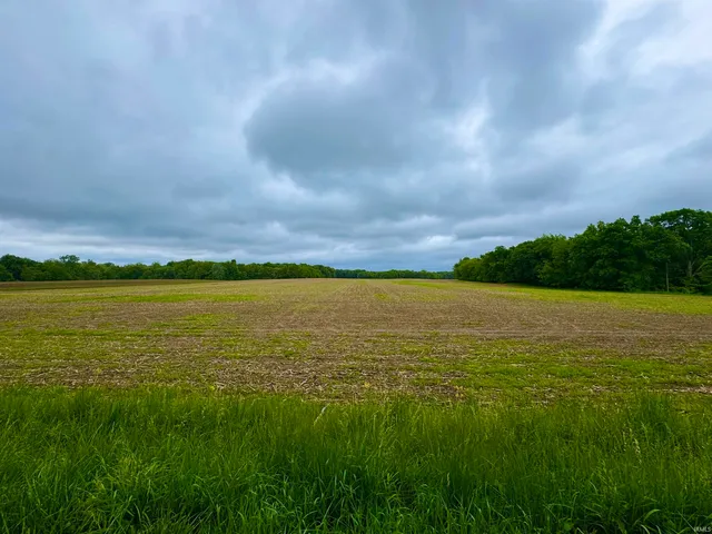 $556,555 | 6898 North State Line Road, Cayuga, IN 47928