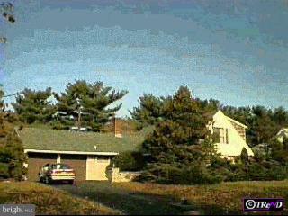 27 Four Leaf Road Levittown, PA 19056 - Photo 1 of 1 Gallery Image 1