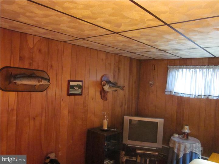 113 Haverford Road Folsom, PA 19033 - Photo 18 of 20 Family Room