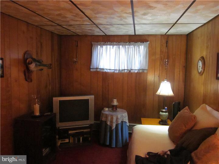 113 Haverford Road Folsom, PA 19033 - Photo 19 of 20 Family Room