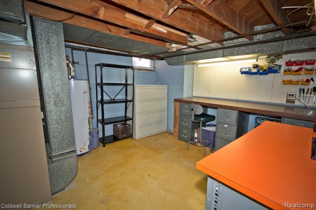2825 Trafford Road Royal Oak, MI 48073 - Photo 29 of 35 Secret office space.jpg