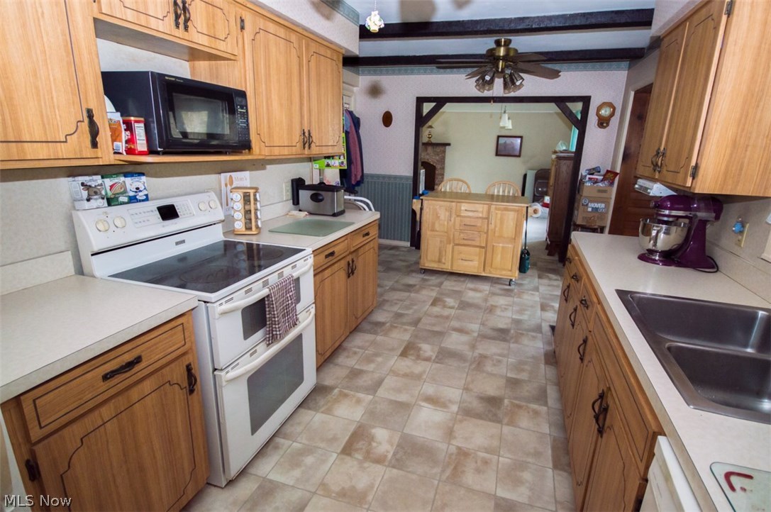 9594 Fairmount Road Novelty, OH 44072 - Photo 8 of 26