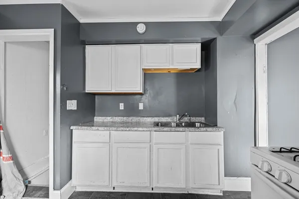 a view of kitchen and washer and dryer