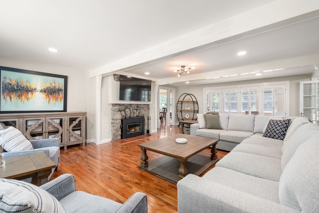 11 Scott Street Bellingham, MA 02019 - Photo 5 of 35