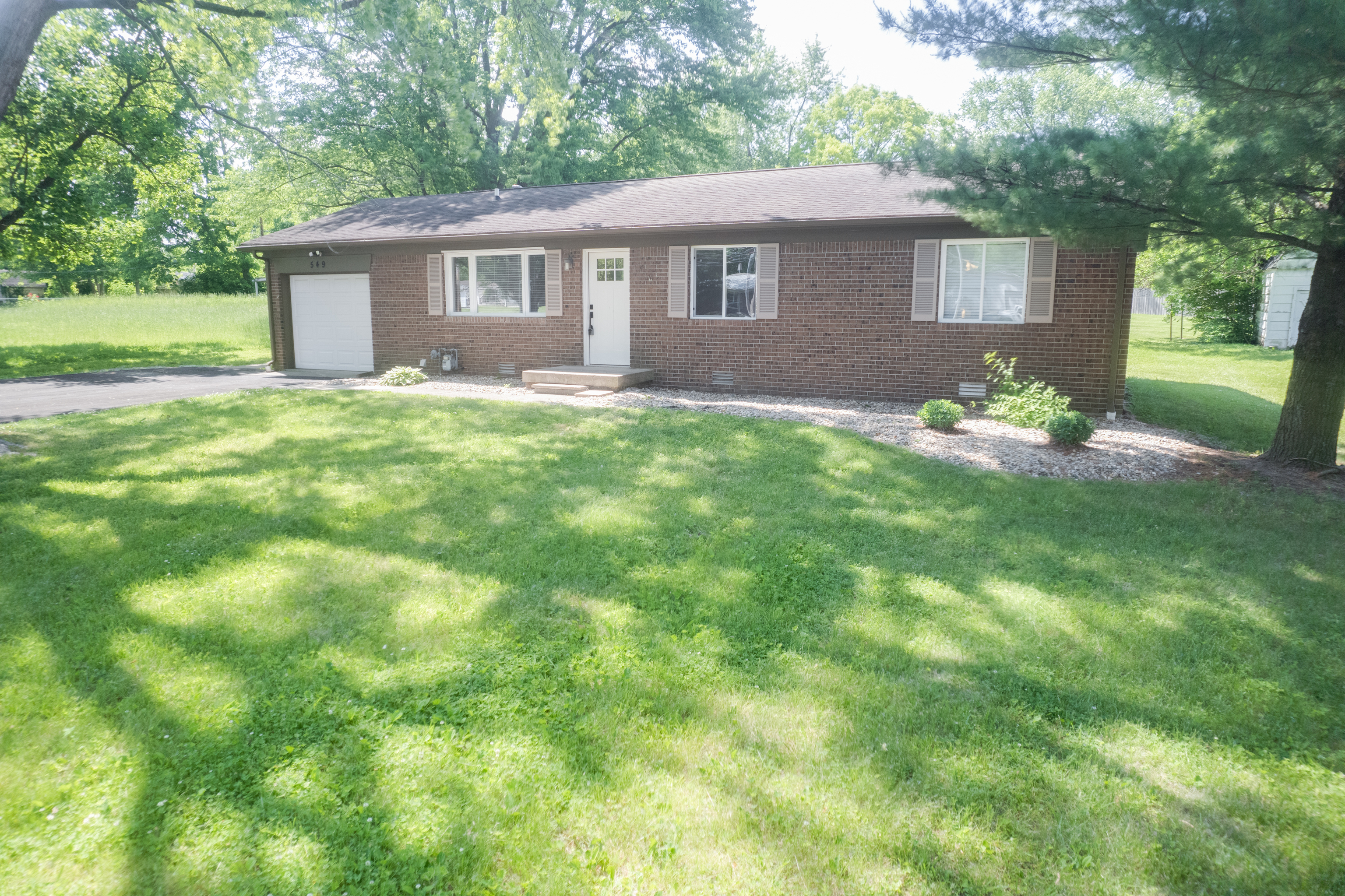 549 West Stop 11 Road Indianapolis, IN 46217 - Photo 3 of 40