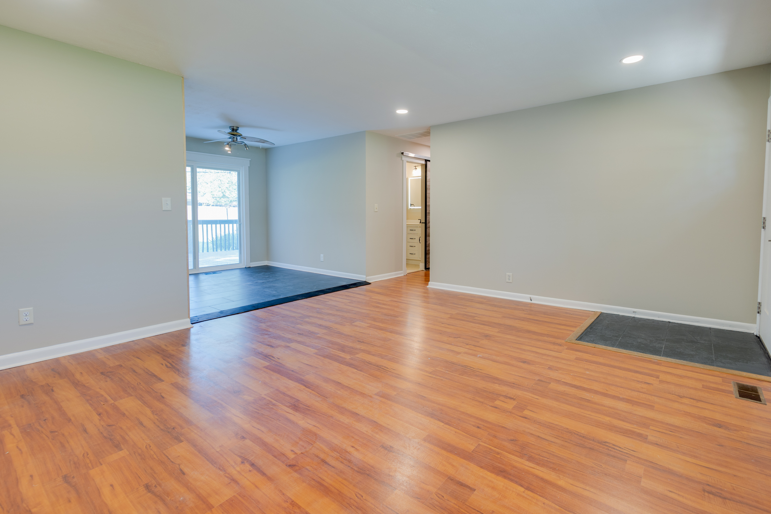 549 West Stop 11 Road Indianapolis, IN 46217 - Photo 7 of 40