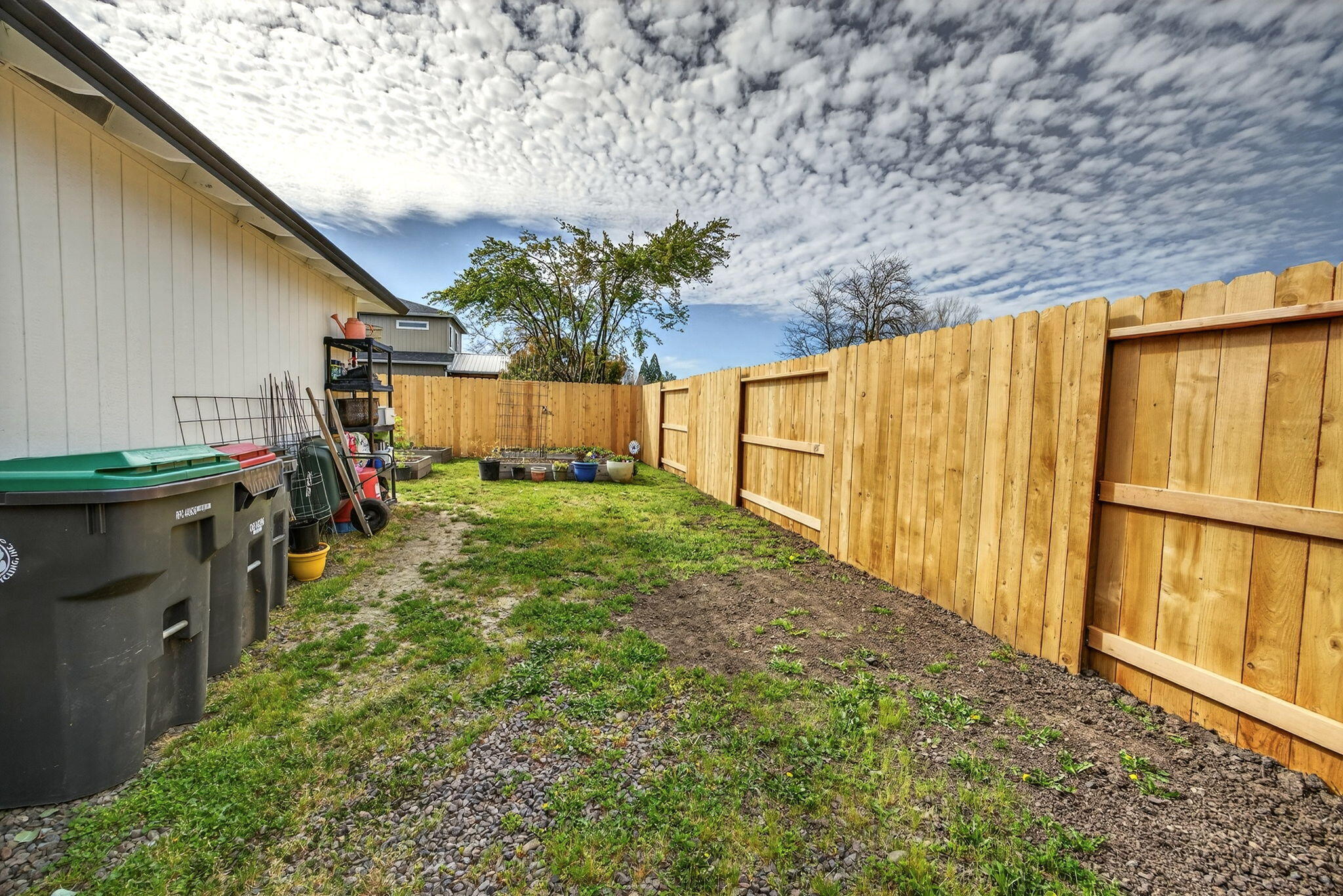 934 Pittview Avenue Central Point, OR 97502 - Photo 28 of 32 RV Parking on the side yard