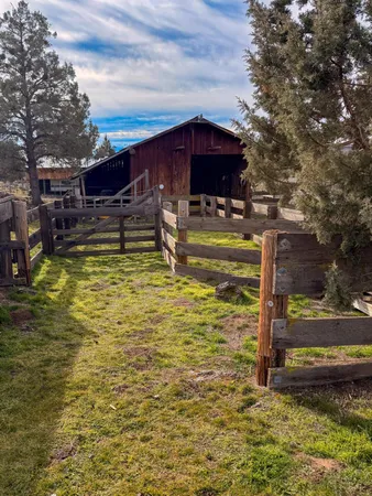 $610,000 | 10209 County Hwy A12, Montague, CA 96064