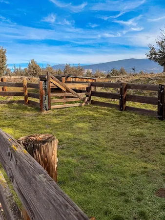 $610,000 | 10209 County Hwy A12, Montague, CA 96064