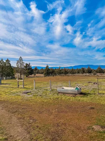 $610,000 | 10209 County Hwy A12, Montague, CA 96064