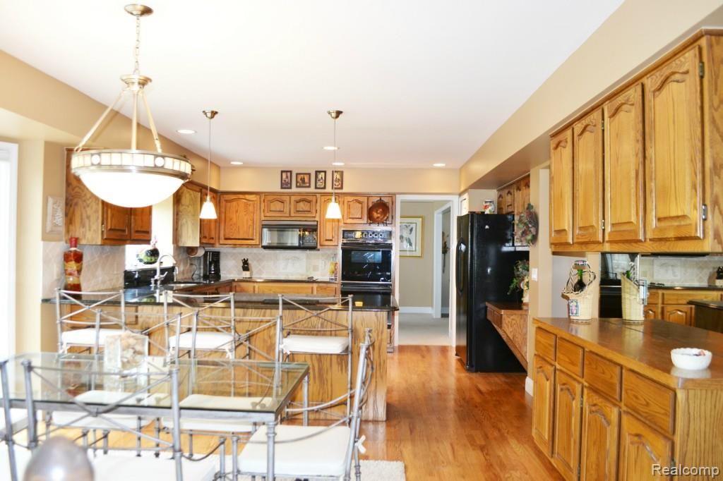 1708 Old Homestead Drive Rochester Hills, MI 48306 - Photo 22 of 55