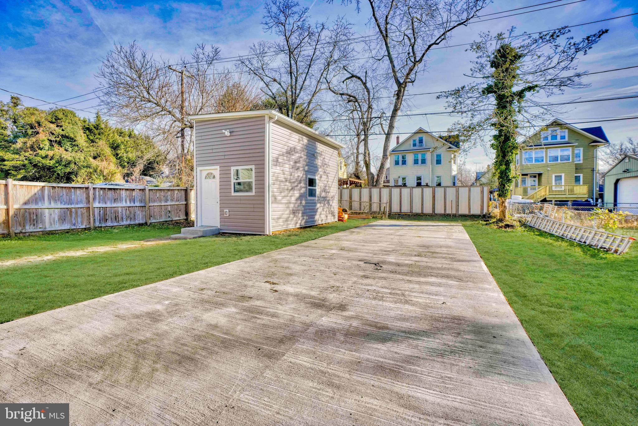 5309 Catalpha Road Baltimore, MD 21214 - Photo 43 of 45 Shed with Electric