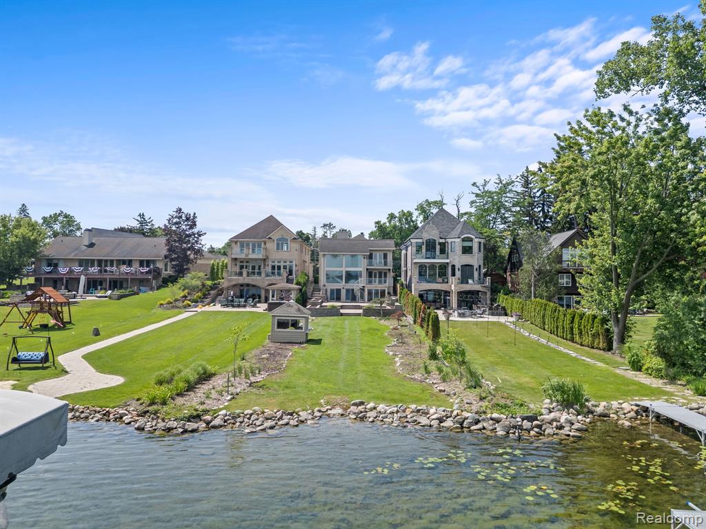 2380 Walnut Lake Road West Bloomfield, MI 48323 - Photo 1 of 40