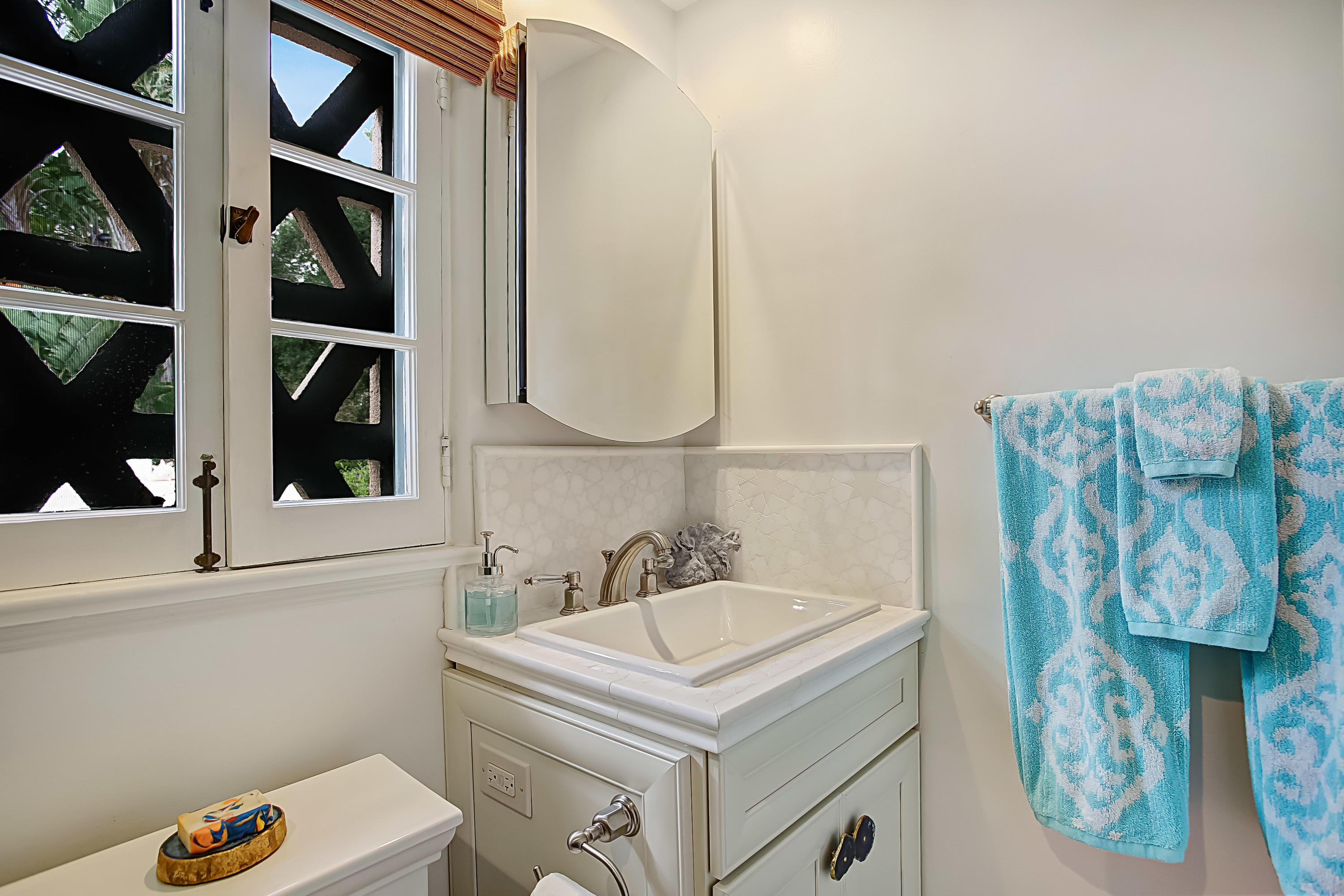 465 Via Dichosa Santa Barbara, CA 93110 - Photo 23 of 57 Guest bath