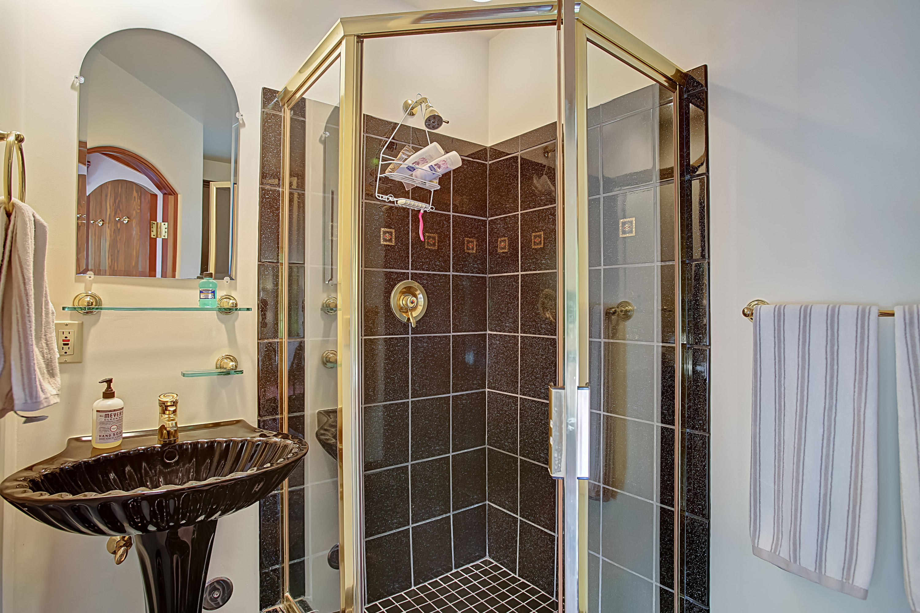 465 Via Dichosa Santa Barbara, CA 93110 - Photo 45 of 57 Guest bath