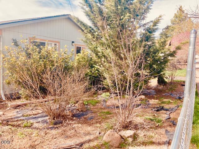 925 Fulton Street Klamath Falls, OR 97601 - Photo 30 of 32