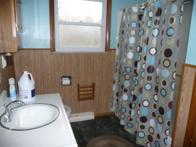 16 East Erie Road Temperance, MI 48182 - Photo 18 of 19 20351943-17.JPG
