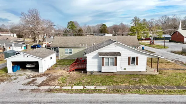 $79,500 | 1201 East Bond Street, Benton, IL 62812