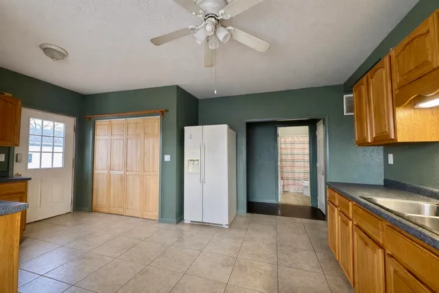 $79,500 | 1201 East Bond Street, Benton, IL 62812