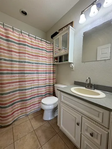 $79,500 | 1201 East Bond Street, Benton, IL 62812