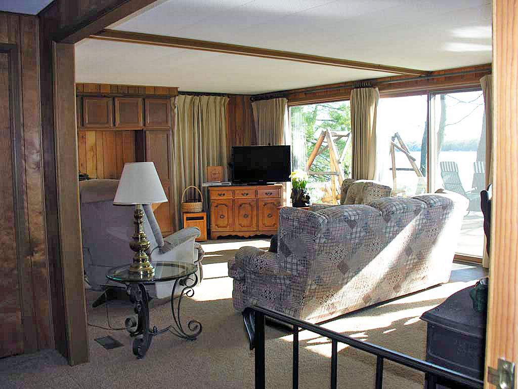 672 Lakewood Road Traverse City, MI 49685 - Photo 16 of 48 1832088-15.JPG