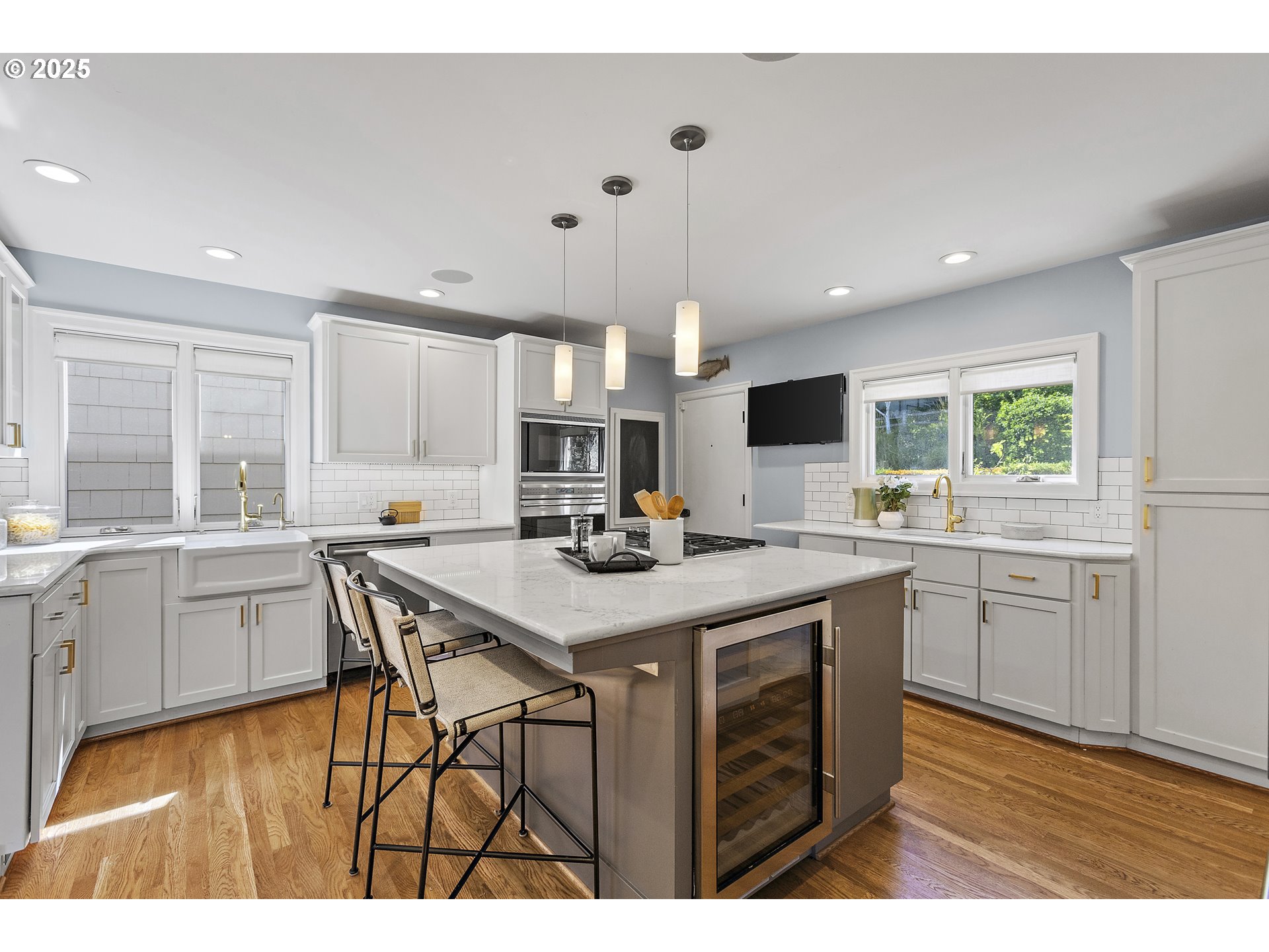 2869 Southwest Champlain Drive Portland, OR 97205 - Photo 17 of 46