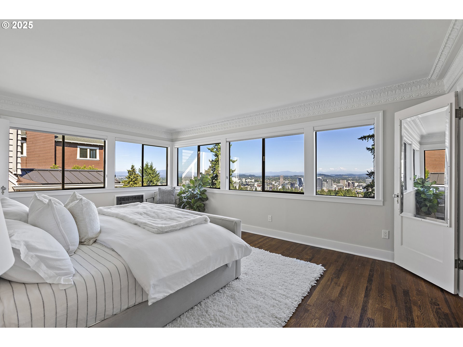 2869 Southwest Champlain Drive Portland, OR 97205 - Photo 24 of 46