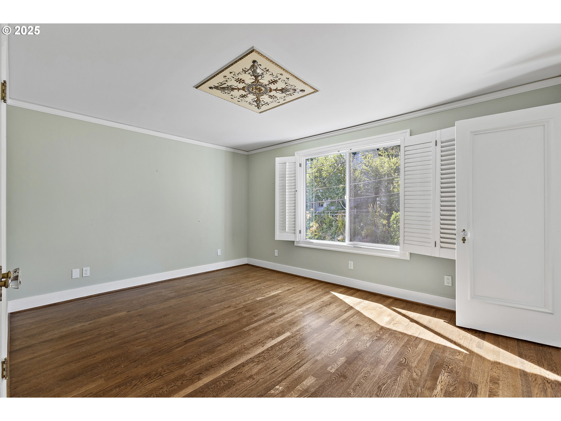 2869 Southwest Champlain Drive Portland, OR 97205 - Photo 33 of 46