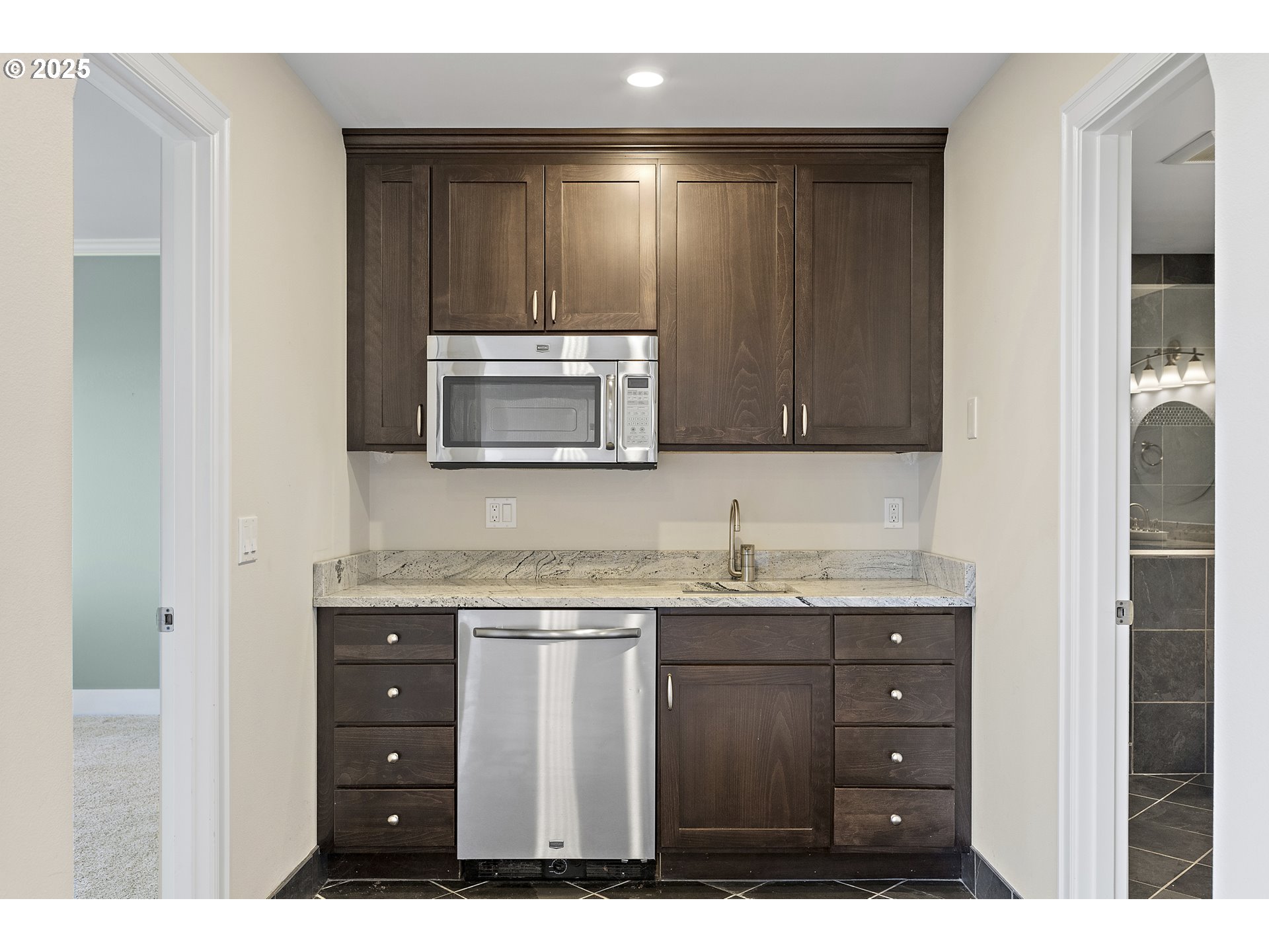 2869 Southwest Champlain Drive Portland, OR 97205 - Photo 35 of 46