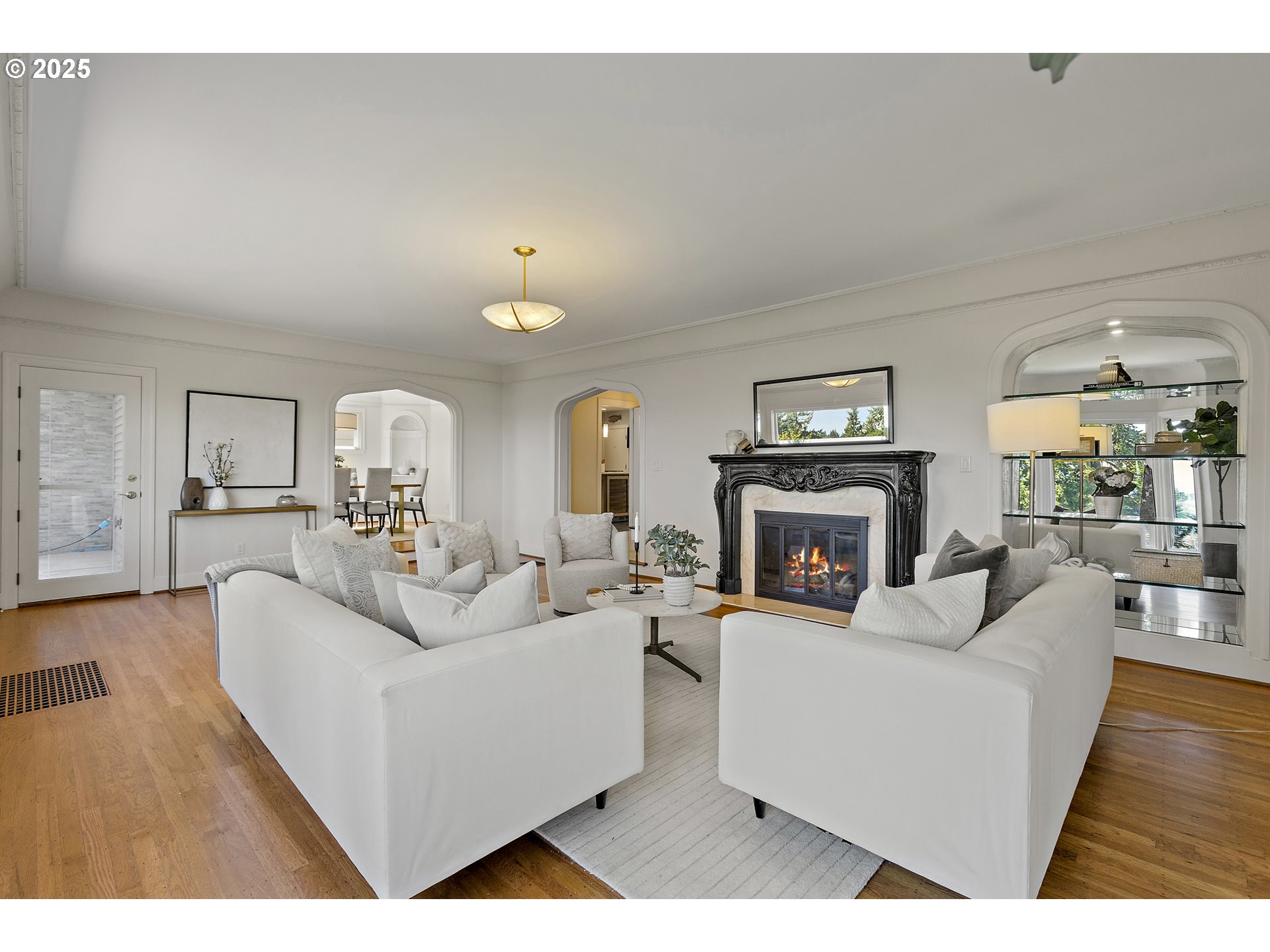 2869 Southwest Champlain Drive Portland, OR 97205 - Photo 10 of 46