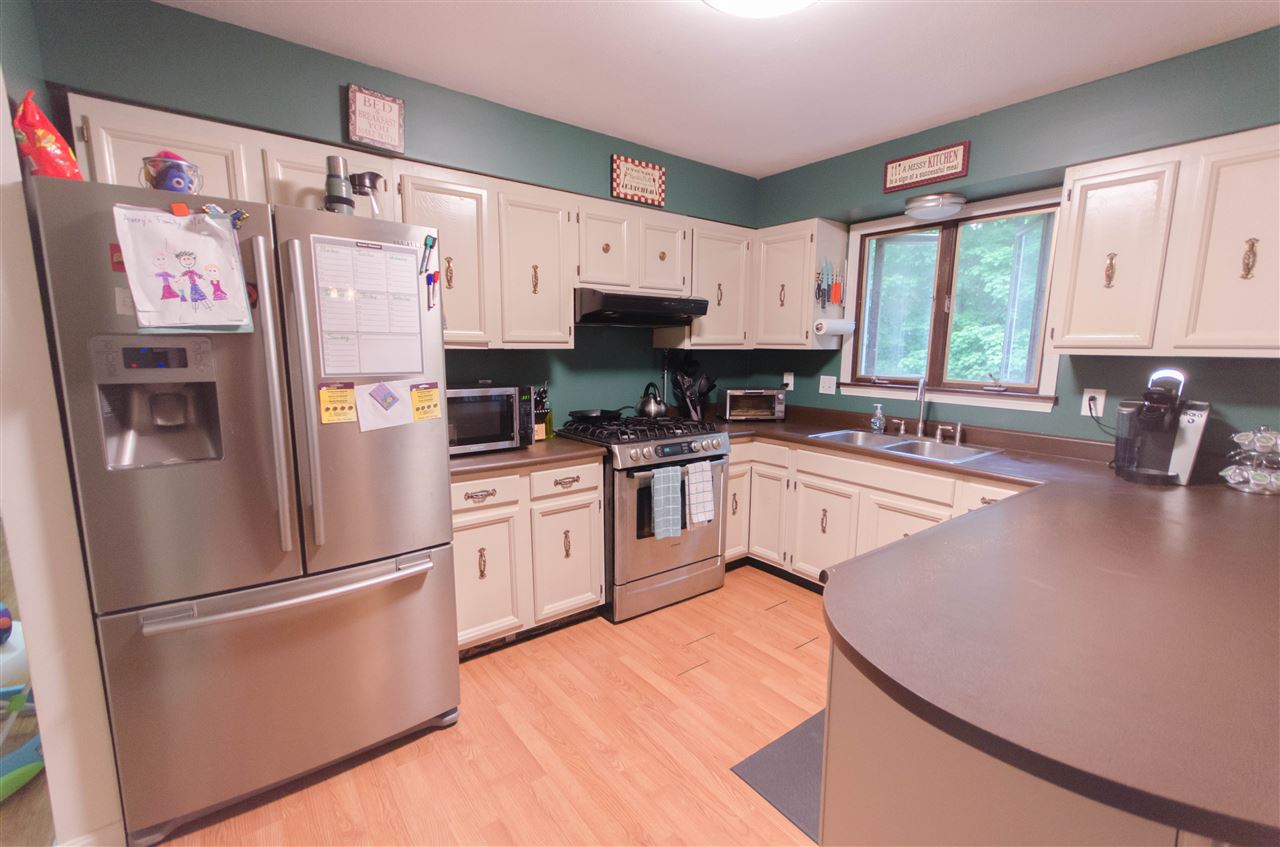 504 North Brownell Road Williston, VT 05495 - Photo 6 of 31