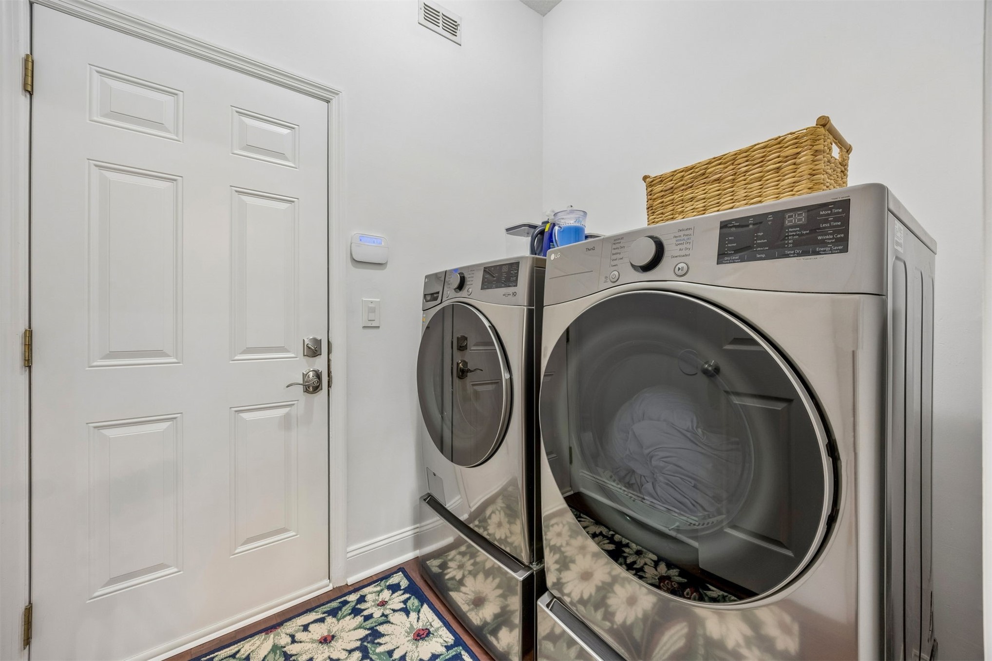 86107 Remsenburg Drive Fernandina Beach, FL 32034 - Photo 27 of 58 a utility room with dryer and washer